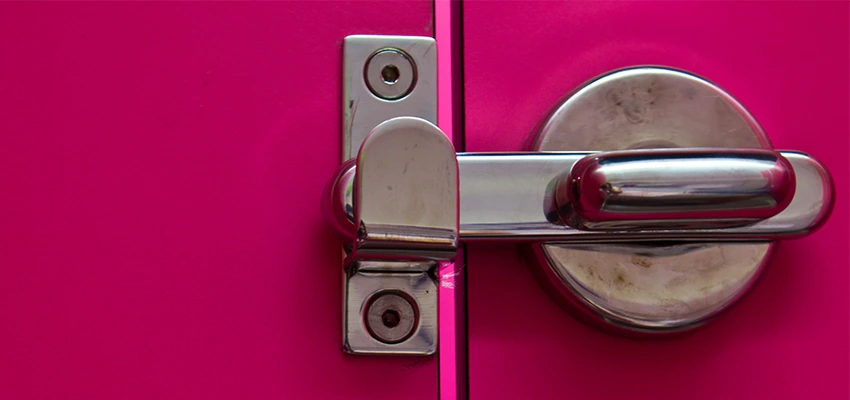 Childproof Gate Lock in Rio Linda, California