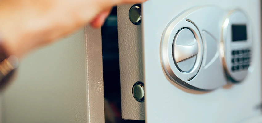 Fingerprint Safe Openers in Rio Linda, CA